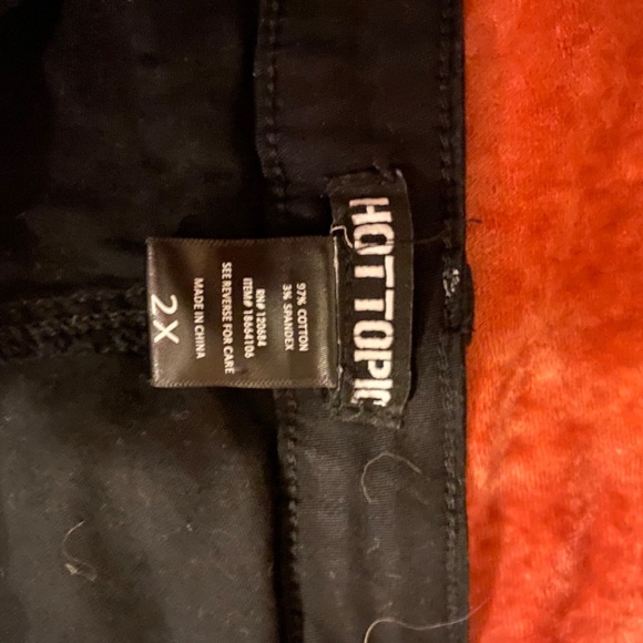 Hot Topic Plus Size Black Joggers - Picture 2 of 3